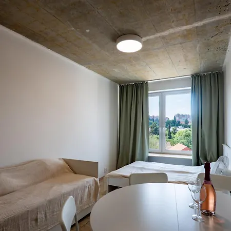 Brand New Penthouse #39 Close To Center With Free Parking Apartment *